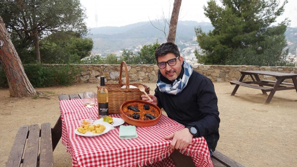 Mr Vin fa un pícnic gourmet amb vi de la DO Catalunya